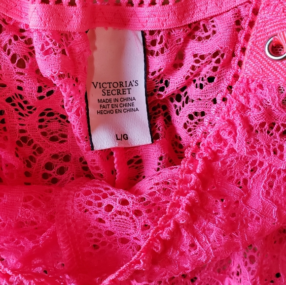 Victoria's Secret Lace Hot Panties - Picture 3 of 4